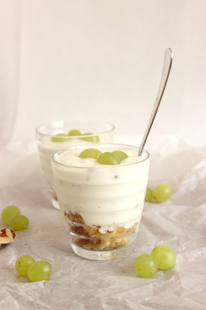 Γλυκό στο Ποτήρι με Κεικ και Κρεμα και ένας απολαυστικός καφες