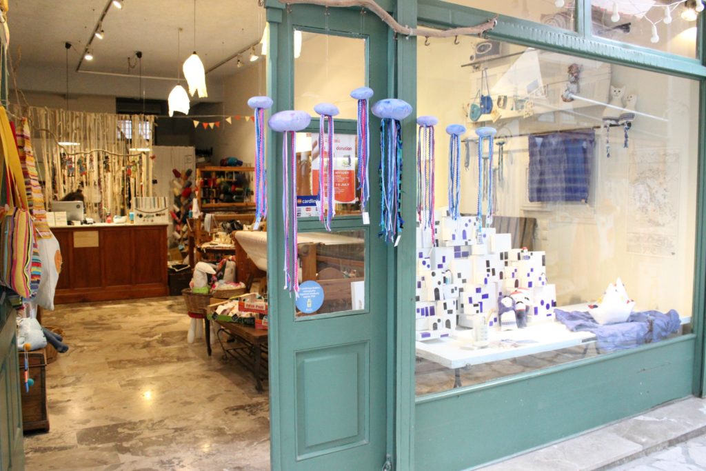 shopping therapy Εργανη στον Πόρο