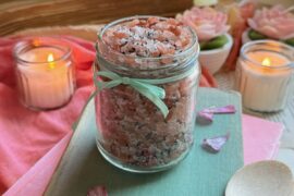 Φτιάξε Άλατα Μπάνιου με Ροζ Αλάτι και Τσάι